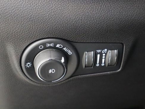 Used 2022 Jeep Compass Latitude AWD/4WD image 22