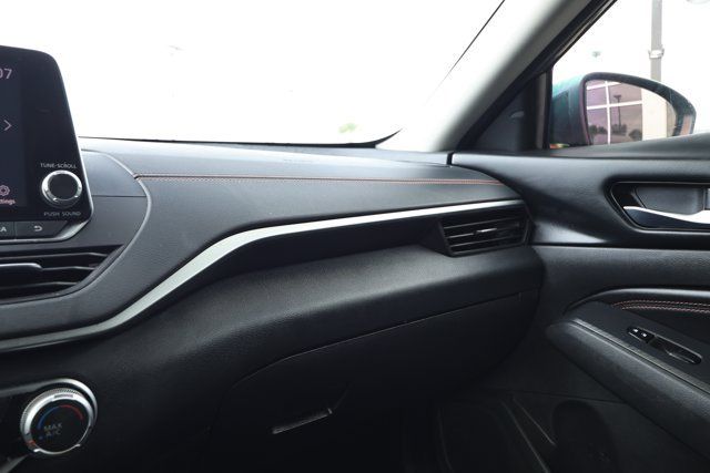 Used 2022 Nissan Altima 2.5 SR w/ Midnight Edition Package FWD image 26