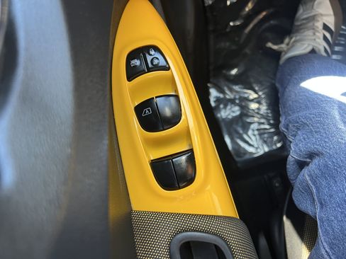 Used 2016 Nissan Juke SV FWD image 15