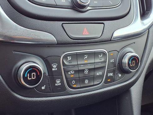 Used 2020 Chevrolet Equinox LT w/ Driver Convenience Package FWD image 12