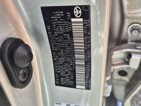 Used 2025 Toyota Corolla LE FWD image 31