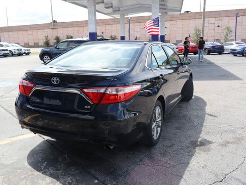 Used 2016 Toyota Camry SE FWD image 3