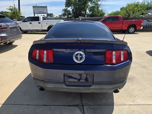 Used 2011 Ford Mustang Premium w/ 202A Rapid Spec Order Code RWD image 7