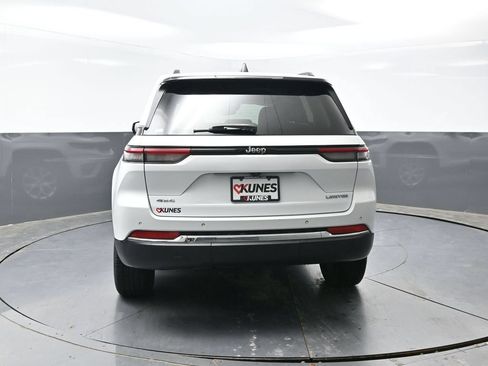 Used 2022 Jeep Grand Cherokee Limited AWD/4WD image 13