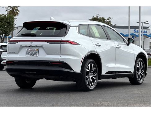 Used 2025 Toyota Crown Signia image 4