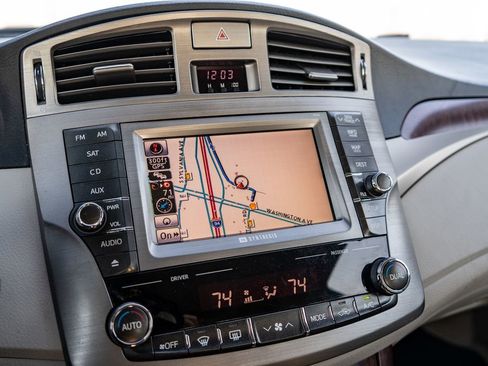 Used 2011 Toyota Avalon Limited image 31