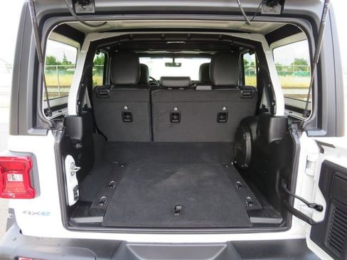 New 2023 Jeep Wrangler Unlimited Rubicon 4xe w/ Steel Bumper Group image 34