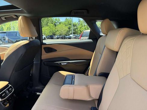 Used 2023 Lexus RX 350 Premium w/ Accessory Package AWD/4WD image 17