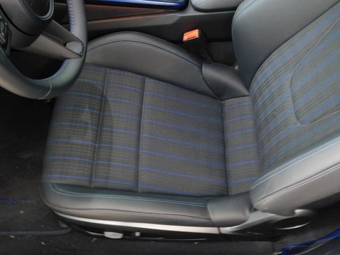 Used 2025 Porsche 911 Carrera T image 17