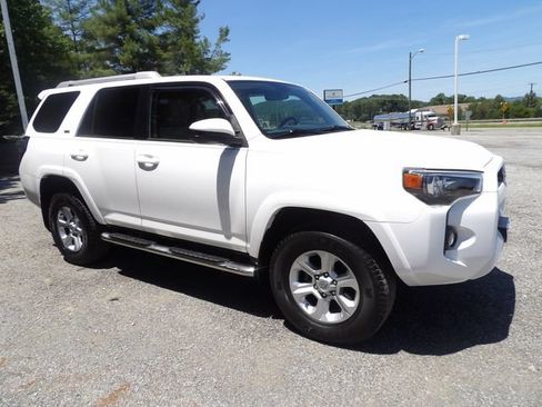 Used 2014 Toyota 4Runner SR5 AWD/4WD image 6