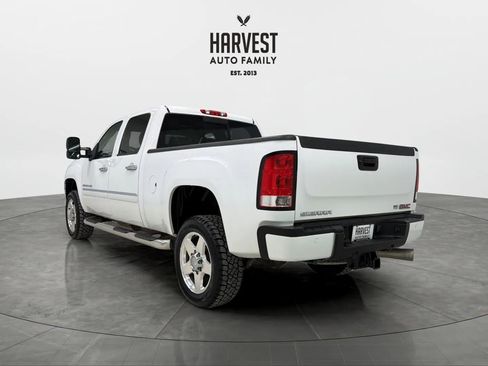 Used 2014 GMC Sierra 2500 Denali w/ Suspension Package, Off-Road image 4
