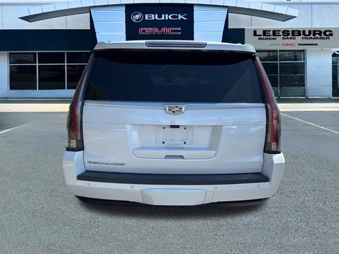 Used 2017 Cadillac Escalade ESV Luxury image 6