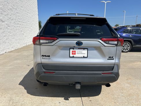 Certified 2022 Toyota RAV4 XLE Premium AWD/4WD image 6