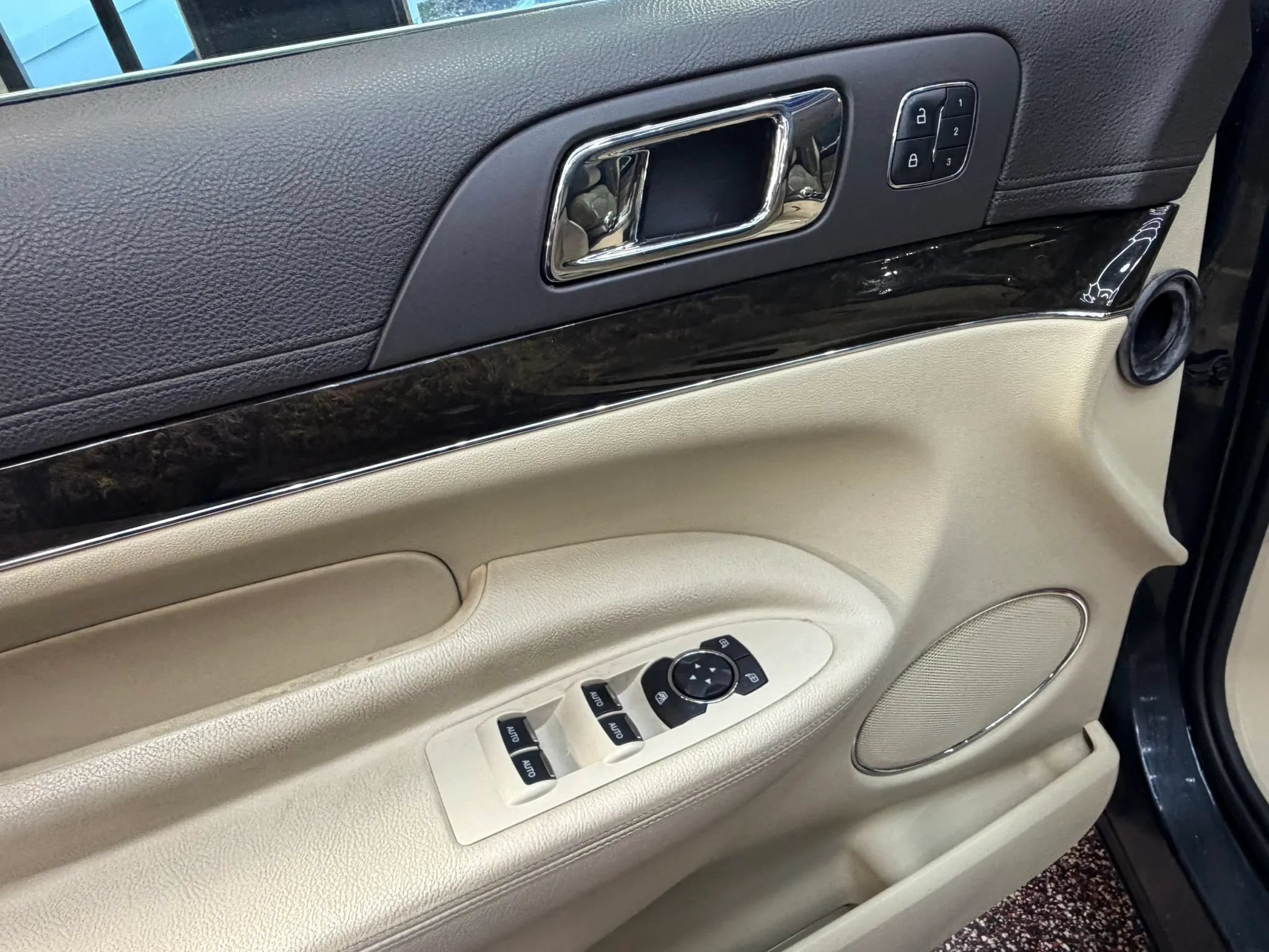 Used 2014 Lincoln MKT AWD w/ Equipment Group 201A image 12