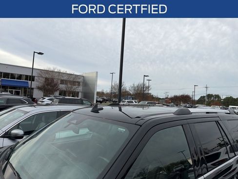 Used 2024 Ford Expedition Limited image 3