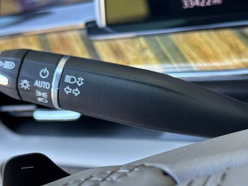 Used 2021 Cadillac Escalade Premium Luxury Platinum image 38