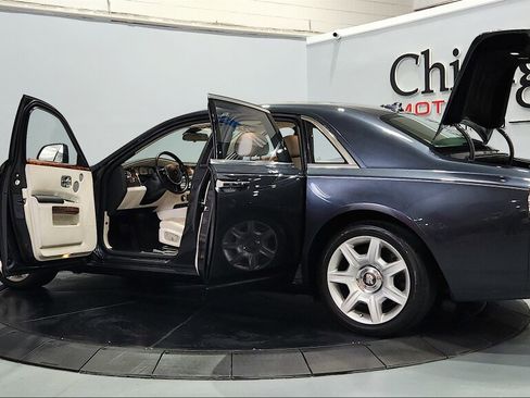 Used 2013 Rolls-Royce Ghost RWD image 11