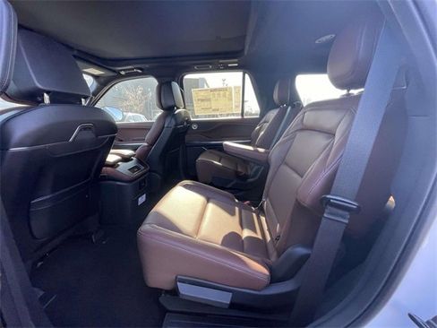 New 2026 Lincoln Navigator Reserve image 7