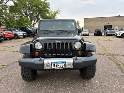 Used 2013 Jeep Wrangler Unlimited Sahara w/ Connectivity Group AWD/4WD image 2