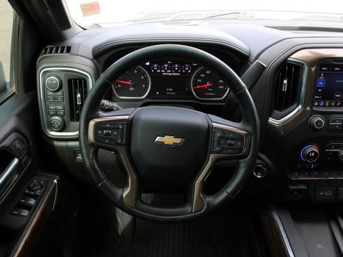 Used 2022 Chevrolet Silverado 2500 High Country w/ Safety Package II AWD/4WD image 10
