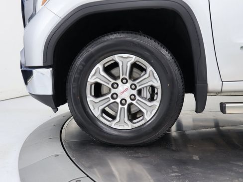 Used 2020 GMC Sierra 1500 SLE w/ SLE Value Package image 43
