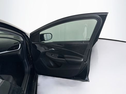 Used 2017 Chevrolet Volt LT FWD image 31