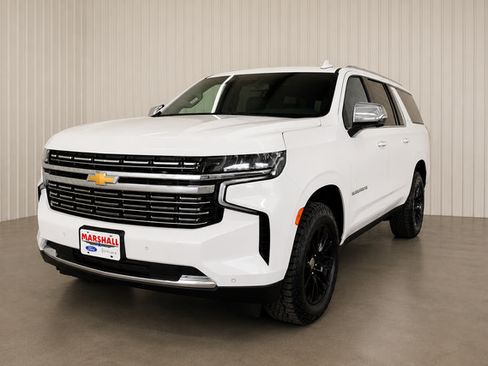 Used 2021 Chevrolet Suburban Premier AWD/4WD image 3