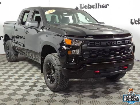 Used 2025 Chevrolet Silverado 1500 Custom Trail Boss w/ LPO, Dark Essentials Package image 1