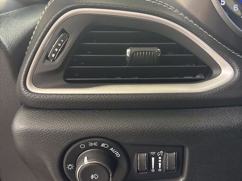 New 2026 Chrysler Pacifica Select image 10