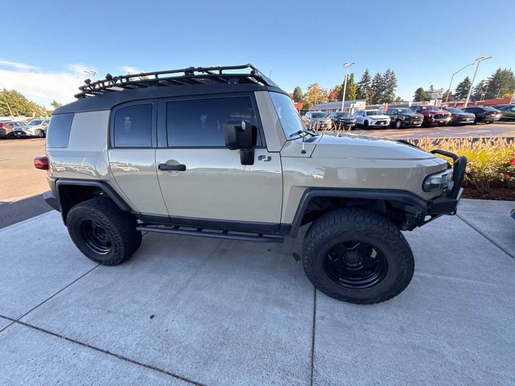 Used 2014 Toyota FJ Cruiser 4WD w/ Convenience Package image 4