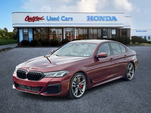 Used 2021 BMW M550i xDrive w/ Executive Package image 1