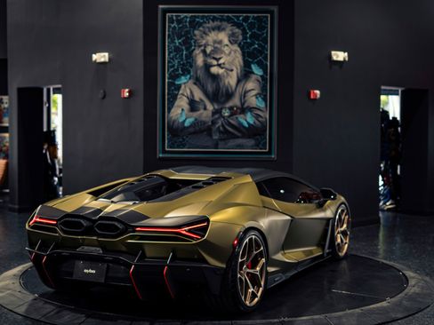 Used 2025 Lamborghini Revuelto AWD/4WD image 40