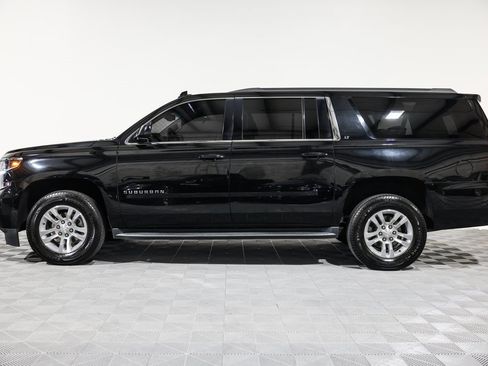 Used 2019 Chevrolet Suburban LT image 11