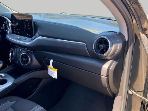Used 2025 Chevrolet Blazer LT AWD/4WD image 19