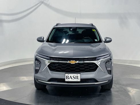 Used 2024 Chevrolet Trax LT FWD image 9