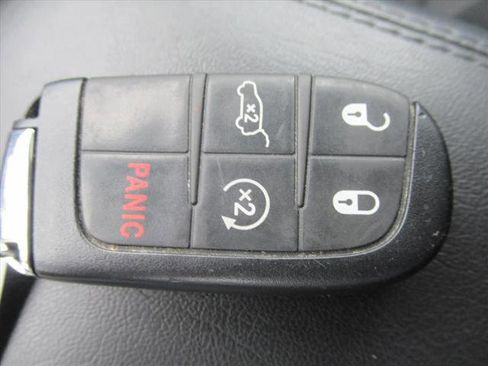 Used 2022 Jeep Compass Latitude w/ Convenience Group FWD image 28
