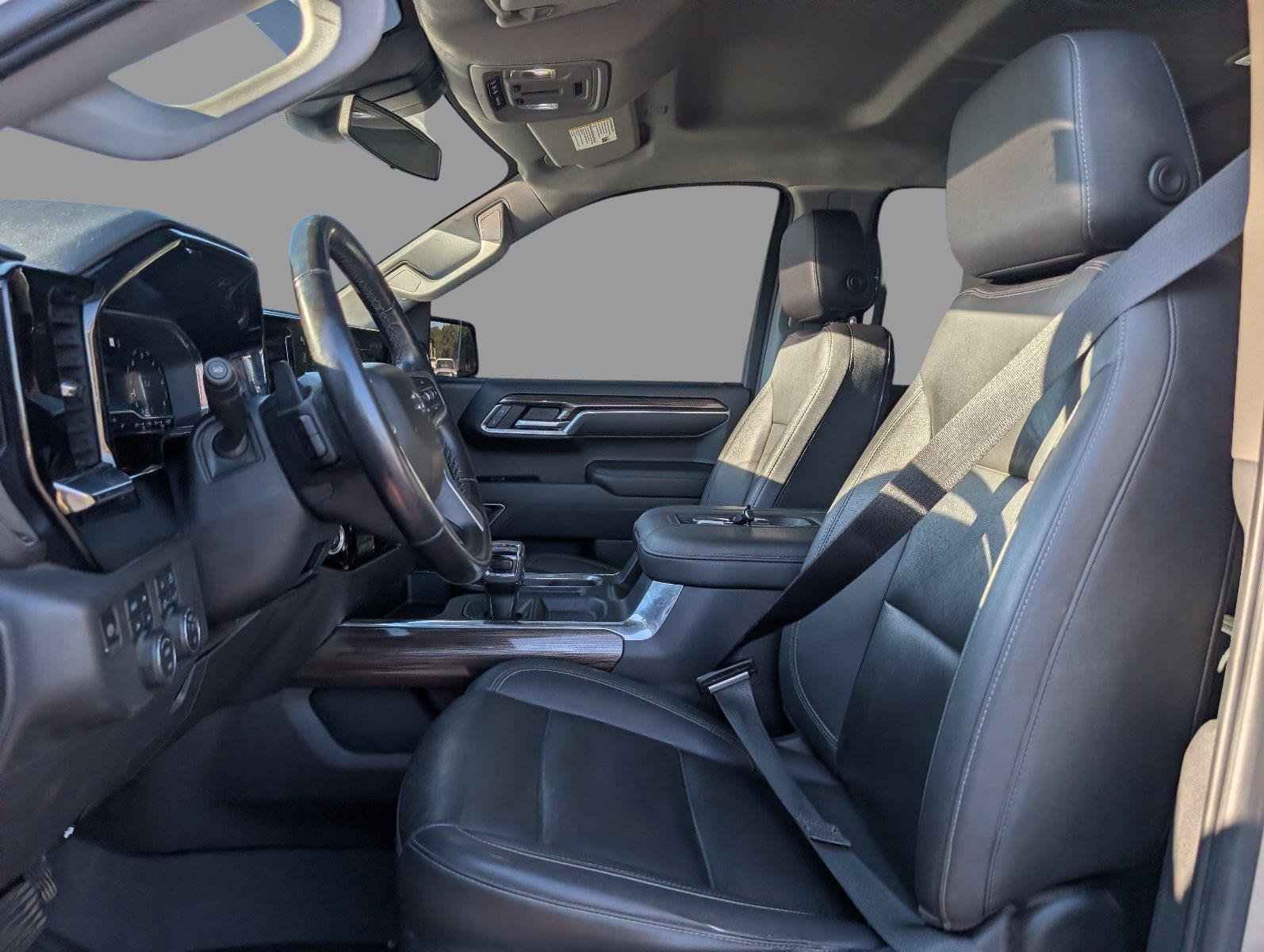 Used 2022 Chevrolet Silverado 1500 LT Trail Boss w/ LT Trail Boss Premium Package AWD/4WD image 16