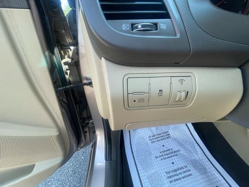 Used 2012 Hyundai Accent GLS FWD image 13