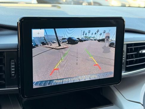 Used 2022 Ford Explorer XLT w/ Equipment Group 202A RWD image 24