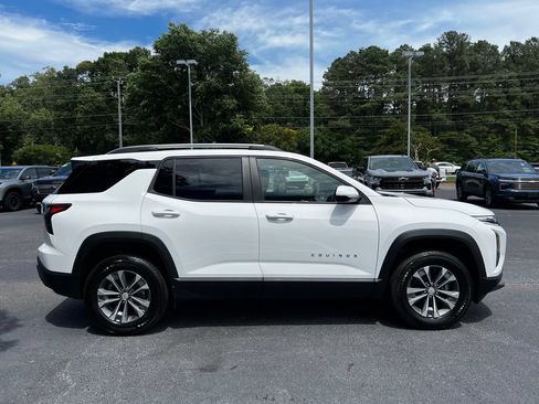 New 2026 Chevrolet Equinox LT w/ Convenience Package II FWD image 4