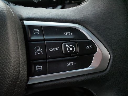 Used 2025 Jeep Compass Limited w/ High Altitude Package AWD/4WD image 25