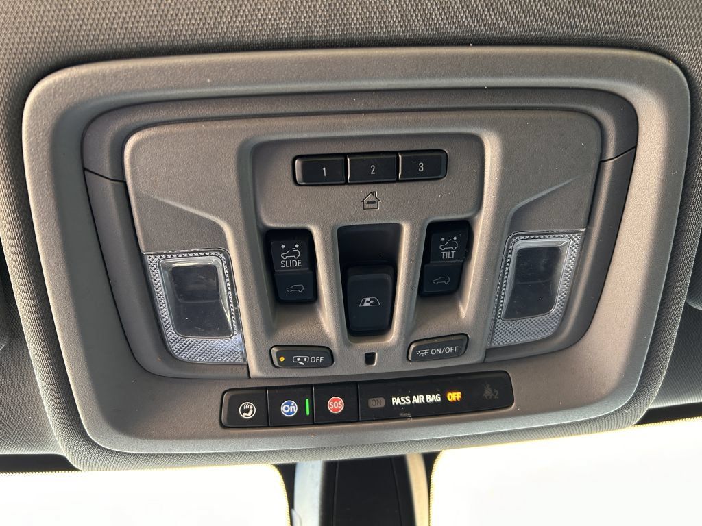 Used 2022 Chevrolet Silverado 1500 LT Trail Boss w/ LT Trail Boss Premium Package AWD/4WD image 10