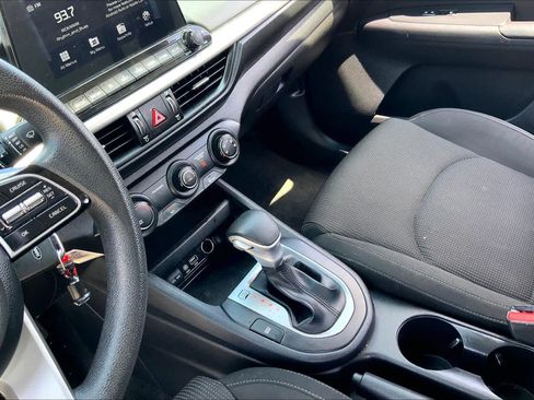 Used 2021 Kia Forte LXS FWD image 16