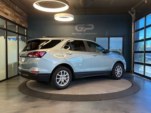 Used 2022 Chevrolet Equinox LT AWD/4WD image 3