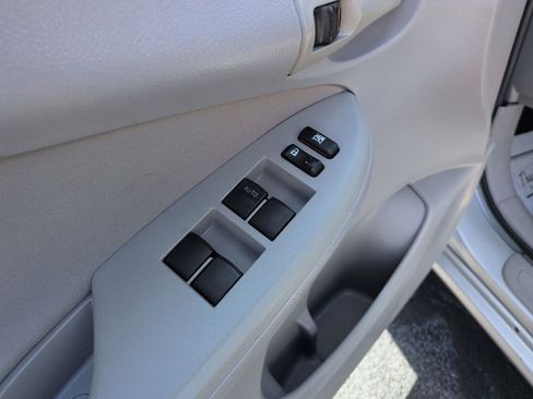 Used 2013 Toyota Corolla L image 11