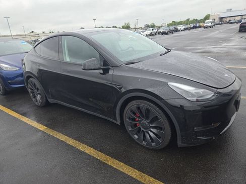 Used 2023 Tesla Model Y Performance AWD/4WD image 2