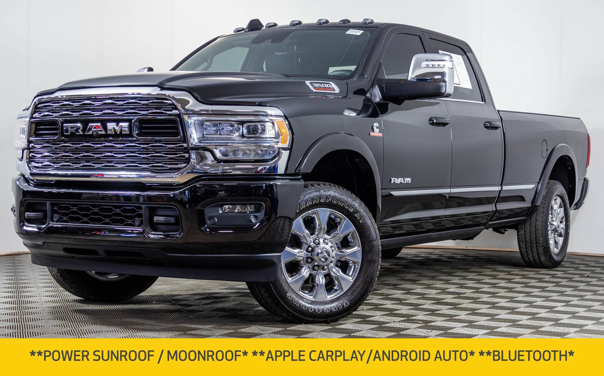 Used 2024 RAM 3500 Limited AWD/4WD image 2