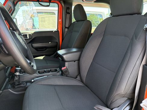 Certified 2018 Jeep Wrangler Sport AWD/4WD image 13