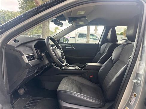 Used 2025 Mitsubishi Outlander SE AWD/4WD image 13