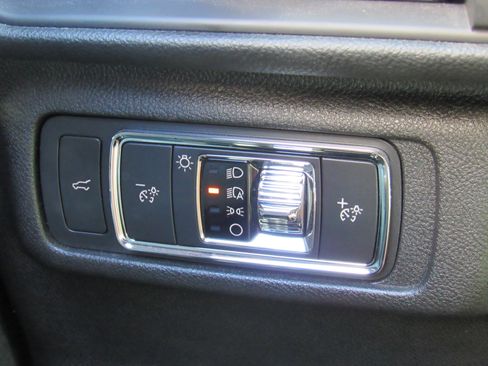 Used 2022 Lincoln Corsair Reserve w/ Equipment Group 201A image 21